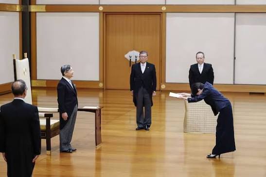 L'Imperatore Naruhito e il Primo Ministro Sanae Takaichi.